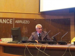 Antonio D'Intino, padre del brevetto Madis Room, durante il suo intervento al seminario del 30 ottobre 2014 all'Ance dell'Aquila